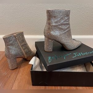 Betsey Johnson gold sparking heals size 9.5